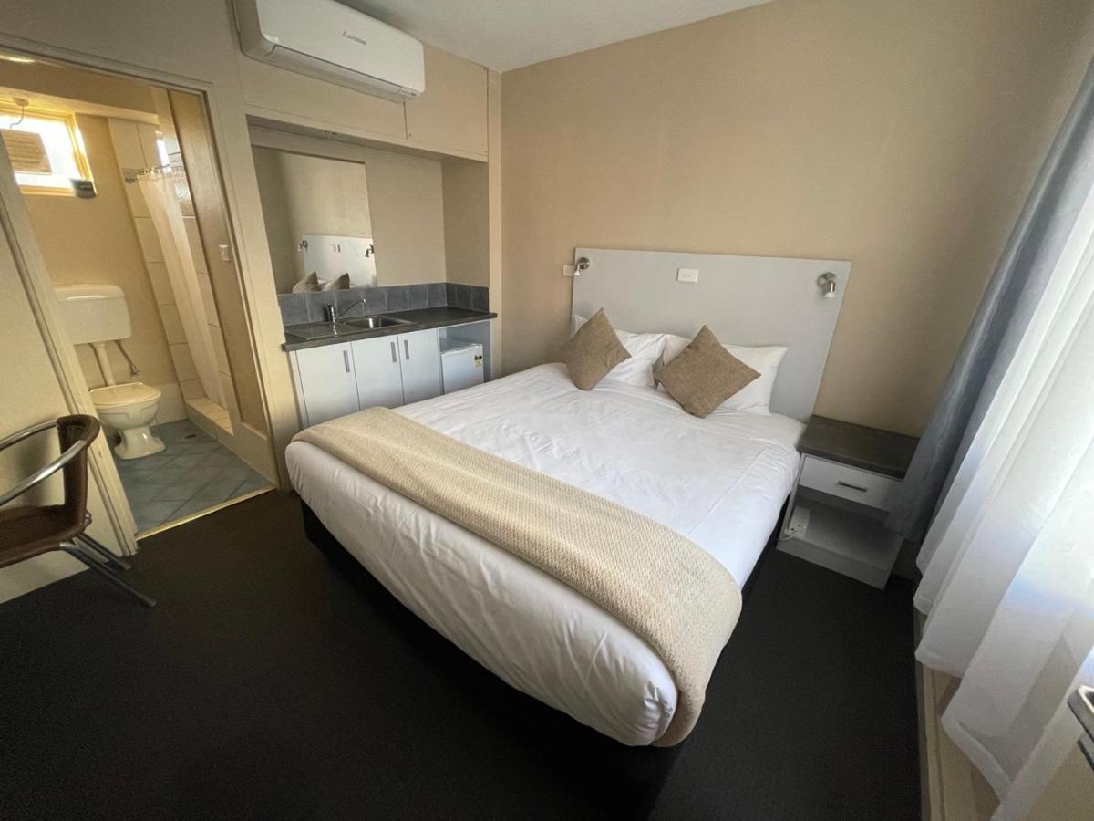 Astor Hotel Motel Олбері Екстер'єр фото