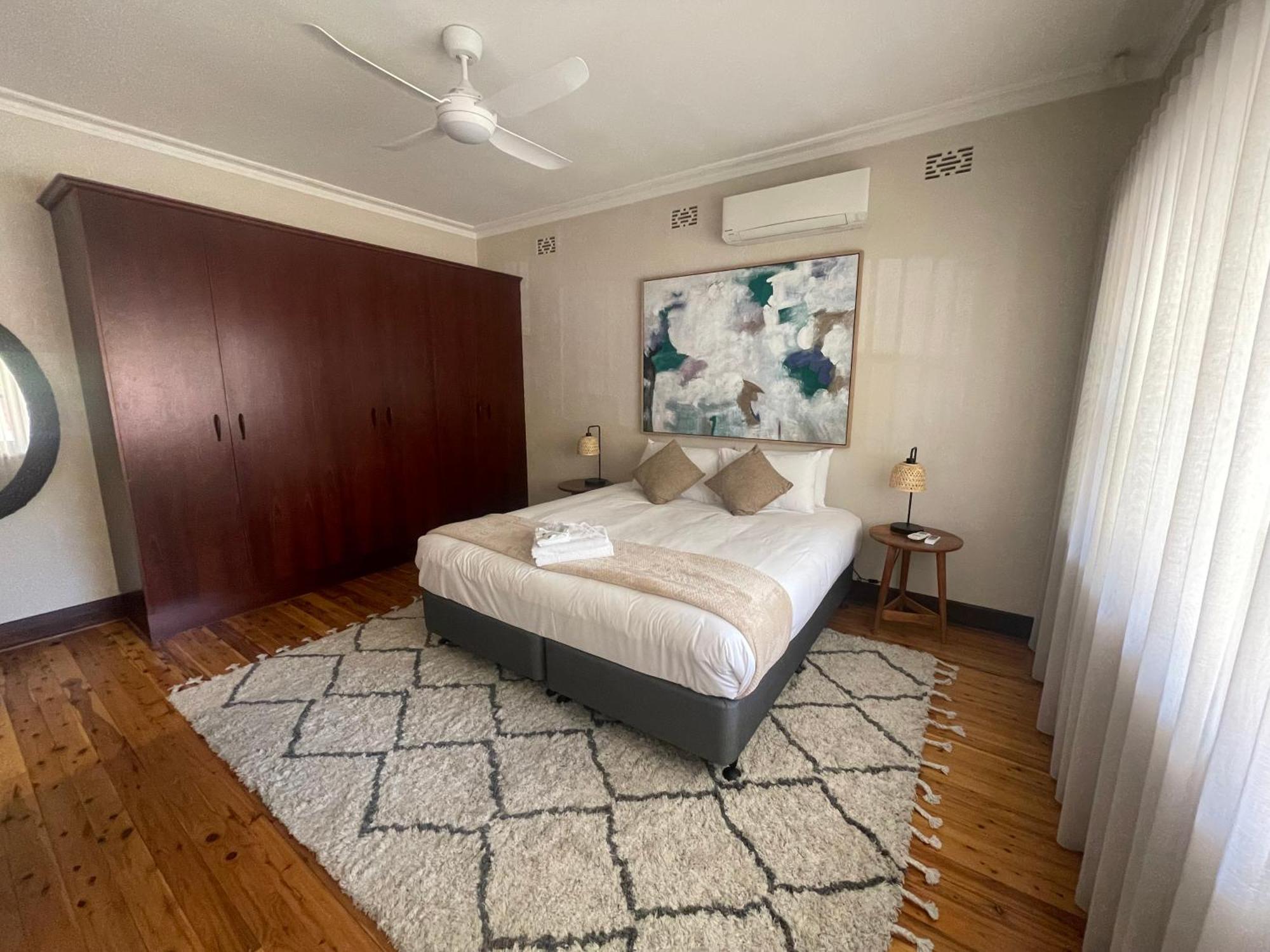 Astor Hotel Motel Олбері Номер фото